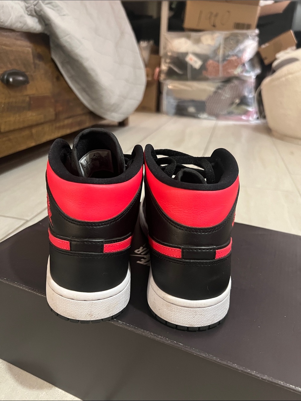 Nike Air Jordan 1 Mid “Black Gym Red” or Bred Mid Women’s 7.5 Perfect Condition - Picture 8 of 9